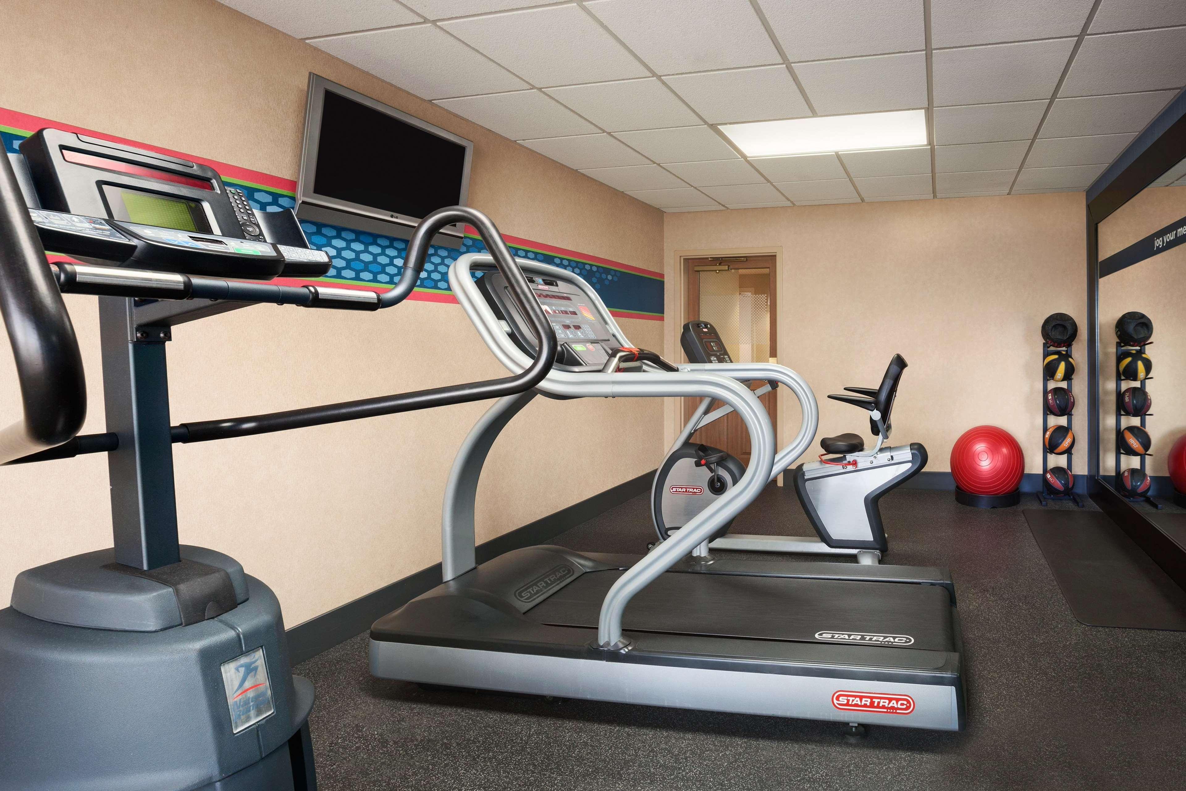 Hampton Inn Geneva Esterno foto