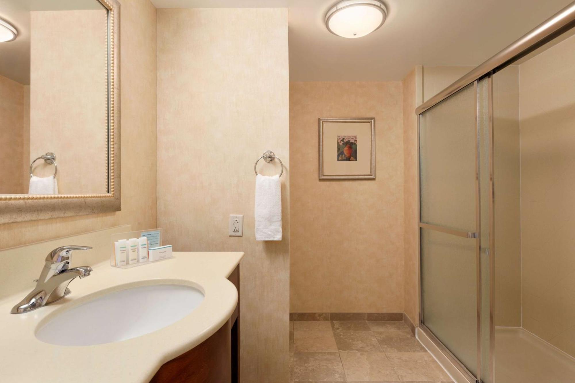 Hampton Inn Geneva Esterno foto