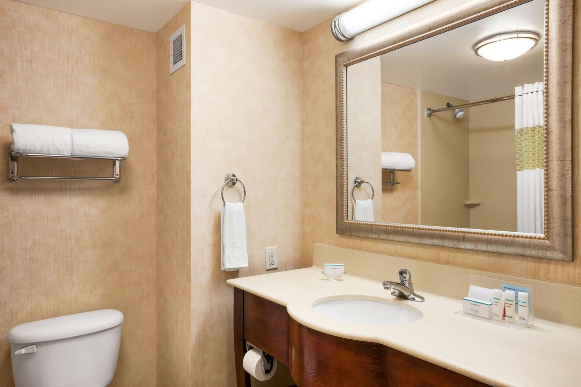 Hampton Inn Geneva Esterno foto