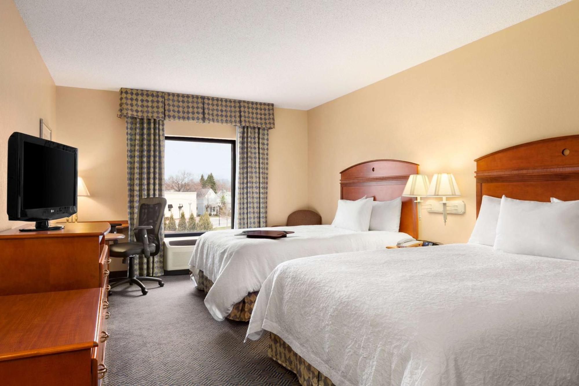 Hampton Inn Geneva Esterno foto